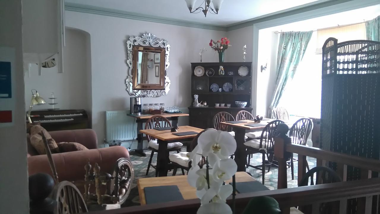 Bed and Breakfast Tara Фишгард Экстерьер фото