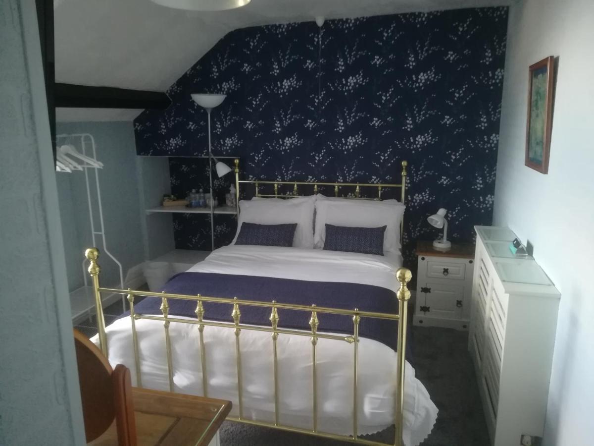 Bed and Breakfast Tara Фишгард Экстерьер фото